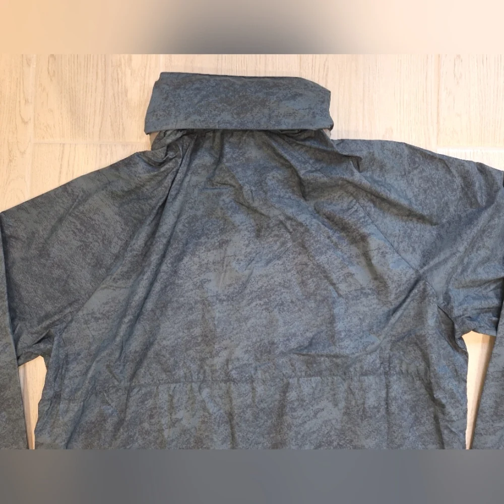Columbia men's lightweight grey hooded windbreaker rain jacket- size XL